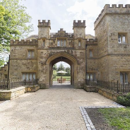 فيلا Castle Gatehouse وينشكومبي المظهر الخارجي الصورة