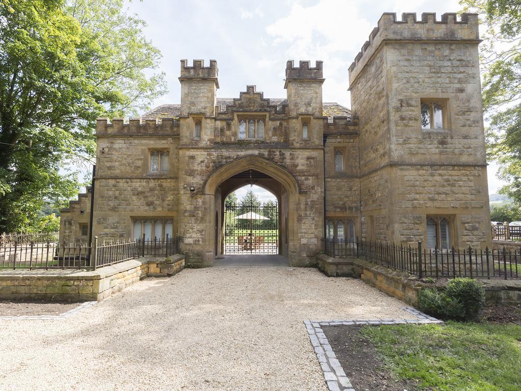 فيلا Castle Gatehouse وينشكومبي المظهر الخارجي الصورة