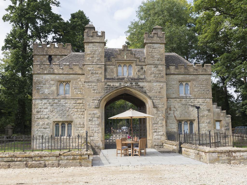 فيلا Castle Gatehouse وينشكومبي المظهر الخارجي الصورة