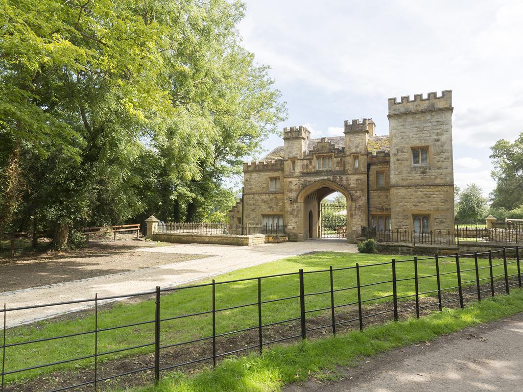 فيلا Castle Gatehouse وينشكومبي المظهر الخارجي الصورة